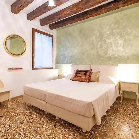 Residenza San Silvestro 3* Венеция